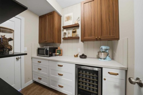 35 Tory Close, Red Deer, AB - Indoor Photo Showing Kitchen