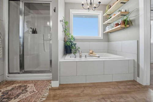 35 Tory Close, Red Deer, AB - Indoor Photo Showing Bathroom