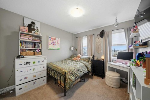 35 Tory Close, Red Deer, AB - Indoor Photo Showing Bedroom
