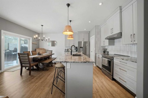 35 Tory Close, Red Deer, AB - Indoor Photo Showing Kitchen With Upgraded Kitchen