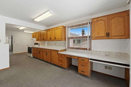 3927 Exeter Crescent, Red Deer, AB - Indoor Photo Showing Other Room