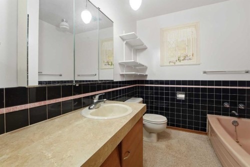 3927 Exeter Crescent, Red Deer, AB - Indoor Photo Showing Bathroom