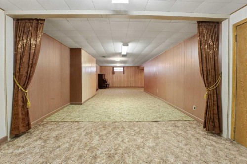 3927 Exeter Crescent, Red Deer, AB - Indoor Photo Showing Other Room