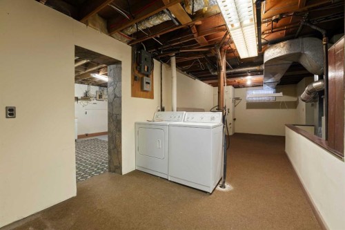 3927 Exeter Crescent, Red Deer, AB - Indoor Photo Showing Laundry Room