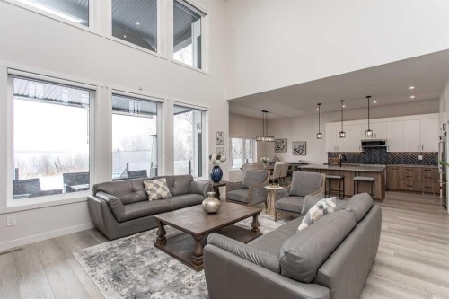 2 Twin Rose Court, Jarvis Bay, AB - Indoor Photo Showing Living Room