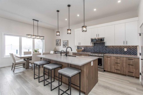 2 Twin Rose Court, Jarvis Bay, AB - Indoor Photo Showing Kitchen With Upgraded Kitchen