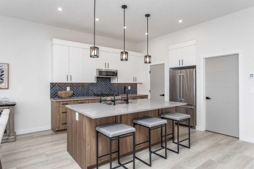 2 Twin Rose Court, Jarvis Bay, AB - Indoor Photo Showing Kitchen With Upgraded Kitchen