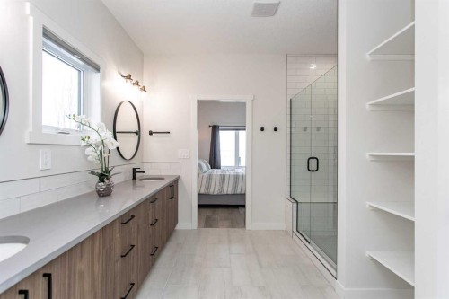 2 Twin Rose Court, Jarvis Bay, AB - Indoor Photo Showing Bathroom
