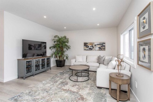 2 Twin Rose Court, Jarvis Bay, AB - Indoor Photo Showing Living Room