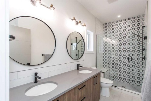 2 Twin Rose Court, Jarvis Bay, AB - Indoor Photo Showing Bathroom