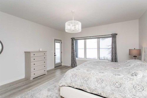 2 Twin Rose Court, Jarvis Bay, AB - Indoor Photo Showing Bedroom