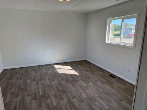 4828 51 Street, Mirror, AB - Indoor Photo Showing Other Room