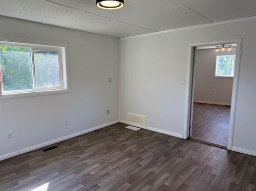 4828 51 Street, Mirror, AB - Indoor Photo Showing Other Room