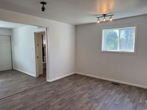 4828 51 Street, Mirror, AB - Indoor Photo Showing Other Room