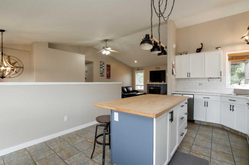 107 Ackerman Crescent, Red Deer, AB - Indoor Photo Showing Kitchen