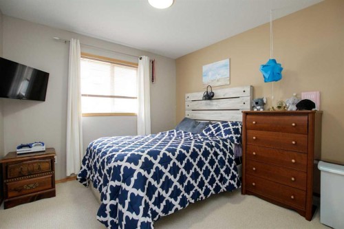 107 Ackerman Crescent, Red Deer, AB - Indoor Photo Showing Bedroom