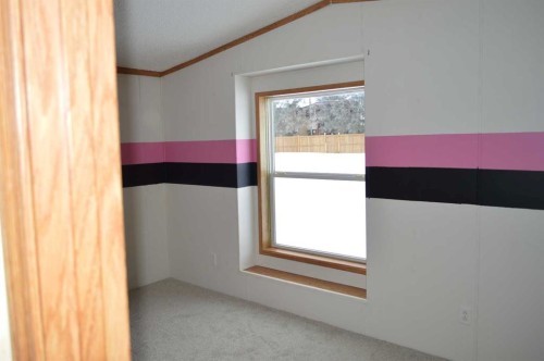 21 Sifton Crescent, Lougheed, AB - Indoor Photo Showing Other Room