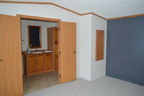 21 Sifton Crescent, Lougheed, AB - Indoor Photo Showing Other Room