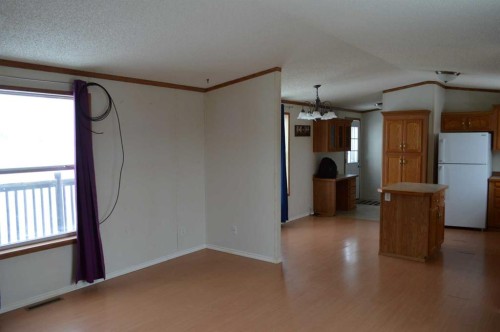 21 Sifton Crescent, Lougheed, AB - Indoor Photo Showing Kitchen