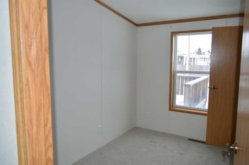 21 Sifton Crescent, Lougheed, AB - Indoor Photo Showing Other Room