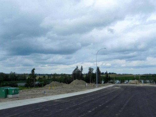 18 Henner'S Place, Lacombe, AB 