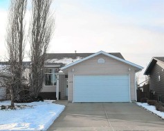 4606 43 Street  Sylvan Lake, AB T4S 1K9