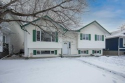 4721 46 Street  Sylvan Lake, AB T4S 1N3