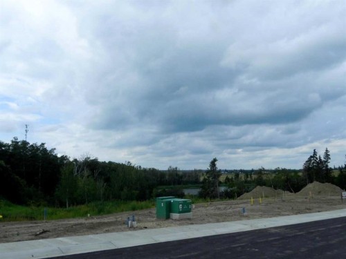 6 Henner'S Place, Lacombe, AB 