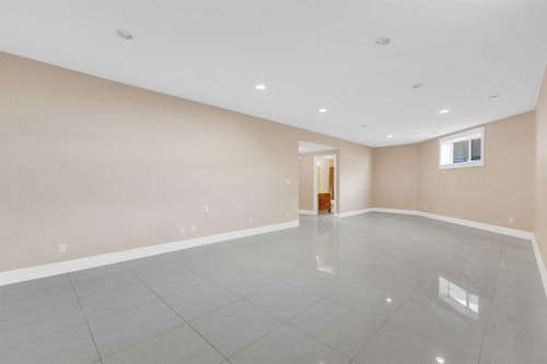 3 Trump Place, Red Deer, AB - Indoor Photo Showing Other Room