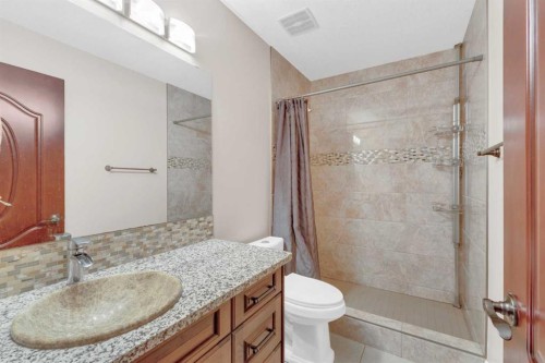 3 Trump Place, Red Deer, AB - Indoor Photo Showing Bathroom