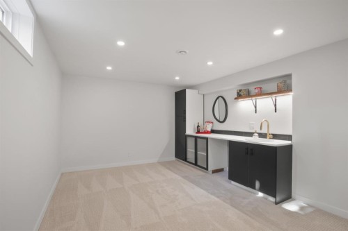 7 Stirling Close, Red Deer, AB - Indoor Photo Showing Other Room