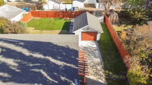 7 Stirling Close, Red Deer, AB - Outdoor