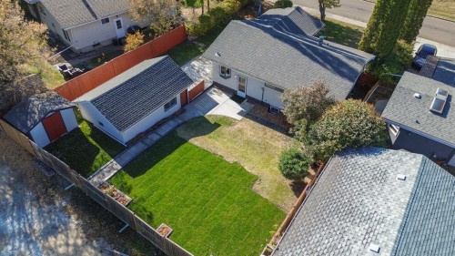 7 Stirling Close, Red Deer, AB - Outdoor