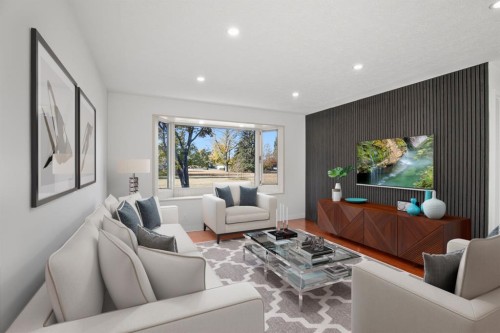 7 Stirling Close, Red Deer, AB - Indoor Photo Showing Living Room
