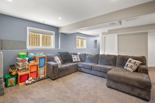 23 Jepsen Crescent, Red Deer, AB - Indoor Photo Showing Living Room