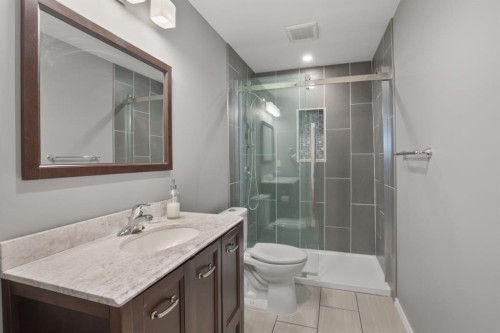 23 Jepsen Crescent, Red Deer, AB - Indoor Photo Showing Bathroom