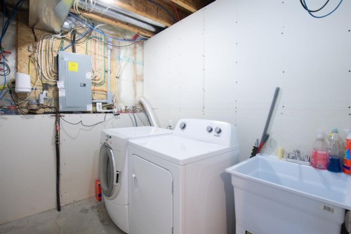 23 Jepsen Crescent, Red Deer, AB - Indoor Photo Showing Laundry Room