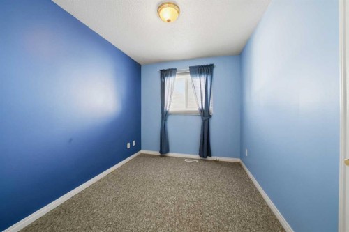 106 Denovan Crescent, Red Deer, AB - Indoor Photo Showing Other Room