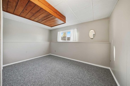106 Denovan Crescent, Red Deer, AB - Indoor Photo Showing Other Room