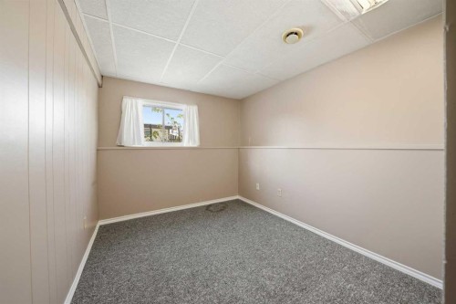 106 Denovan Crescent, Red Deer, AB - Indoor Photo Showing Other Room