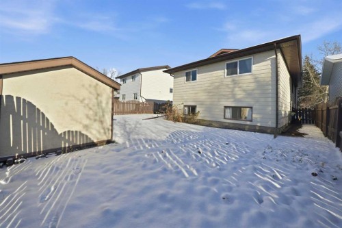 106 Denovan Crescent, Red Deer, AB - Outdoor With Exterior
