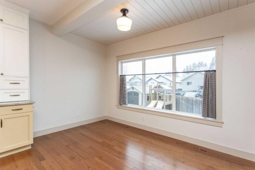 32 Carter Close, Red Deer, AB - Indoor Photo Showing Other Room