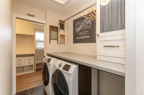 32 Carter Close, Red Deer, AB - Indoor Photo Showing Laundry Room