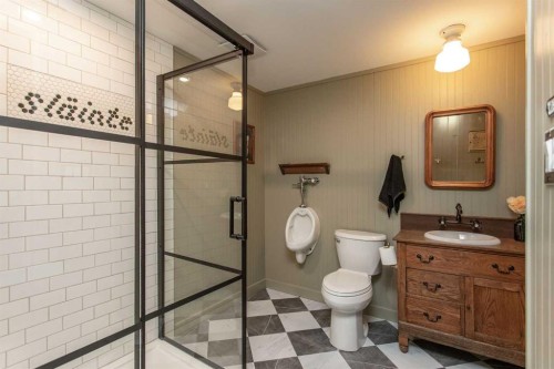 32 Carter Close, Red Deer, AB - Indoor Photo Showing Bathroom