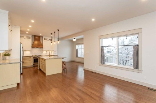 32 Carter Close, Red Deer, AB - Indoor Photo Showing Kitchen