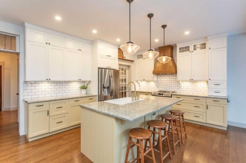 32 Carter Close, Red Deer, AB - Indoor Photo Showing Kitchen With Upgraded Kitchen