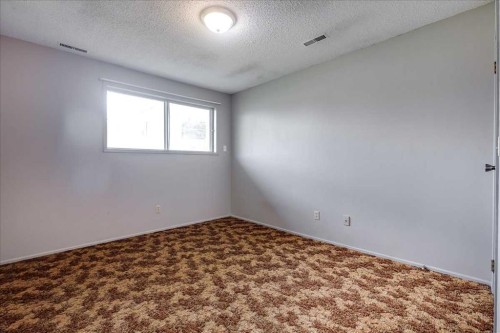 5210 61 Avenue, Olds, AB - Indoor Photo Showing Other Room