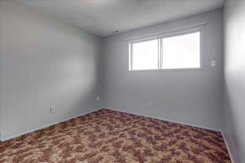 5210 61 Avenue, Olds, AB - Indoor Photo Showing Other Room