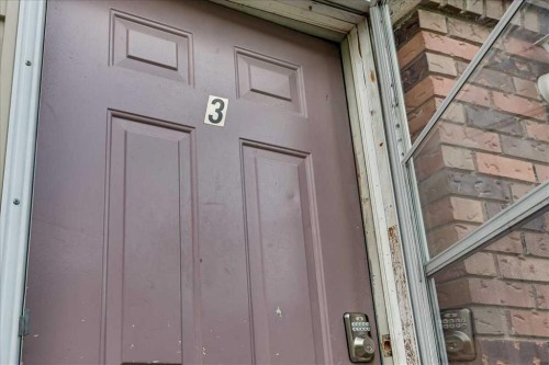 5210 61 Avenue, Olds, AB - Outdoor With Exterior