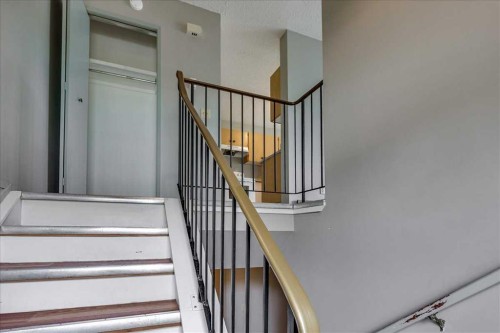 5210 61 Avenue, Olds, AB - Indoor Photo Showing Other Room